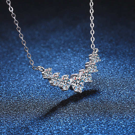 [Vera  Jewelry]MINIMALIST CURVED SMILE MOISSANITE NECKLACE