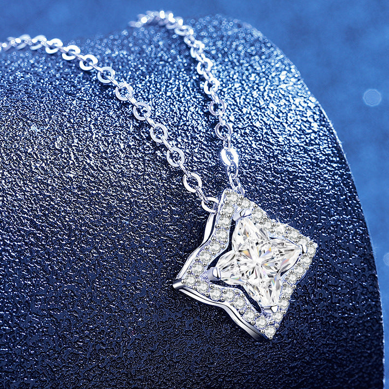 [Vera  Jewelry]STAR-CLOVER MOISSANITE NECKLACE