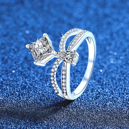 [Vera  Jewelry]ELEGANT DOUBLE-TWISTED MOISSANITE RING