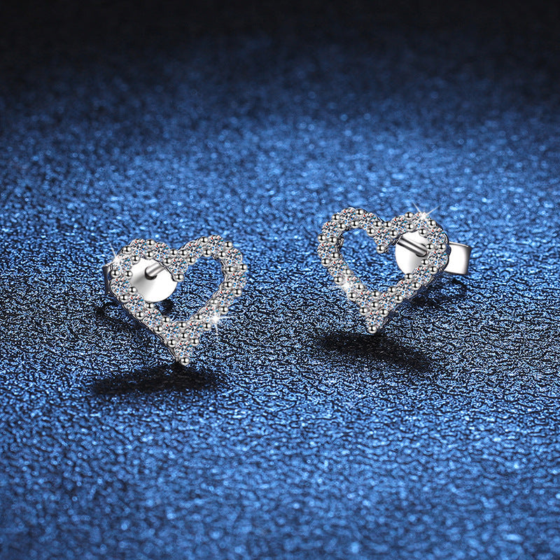[Vera  Jewelry]SPARKLING HEART-SHAPED MOISSANITE STUD EARRINGS