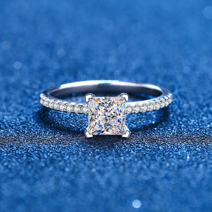 [Vera  Jewelry]ELEGANT PRINCESS CUT MOISSANITE ENGAGEMENT RING