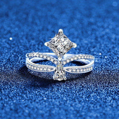 [Vera  Jewelry]ELEGANT DOUBLE-TWISTED MOISSANITE RING
