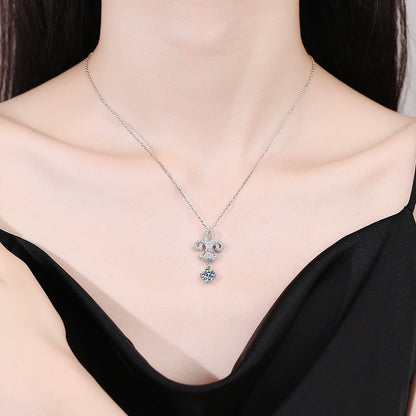[Vera  Jewelry]ROYAL FLEUR-DE-LIS MOISSANITE PENDANT NECKLACE