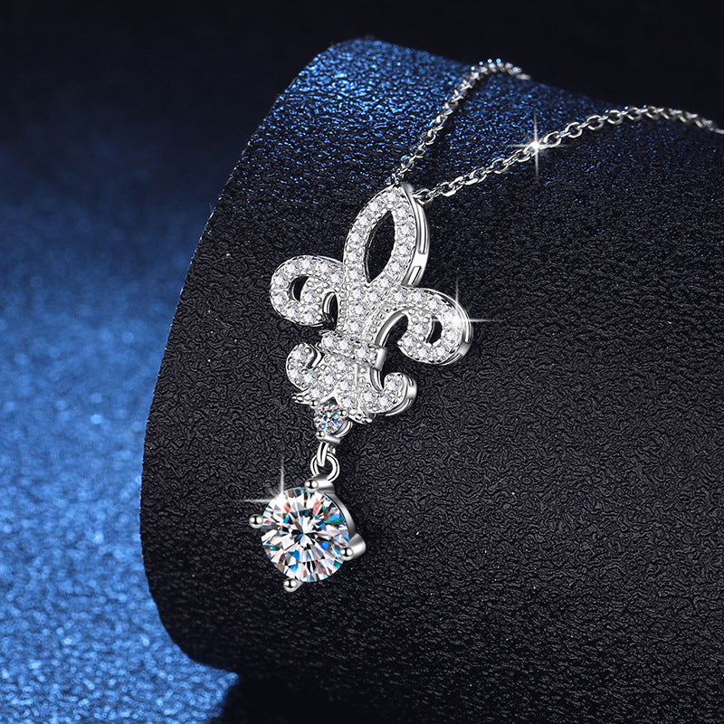 [Vera  Jewelry]ROYAL FLEUR-DE-LIS MOISSANITE PENDANT NECKLACE