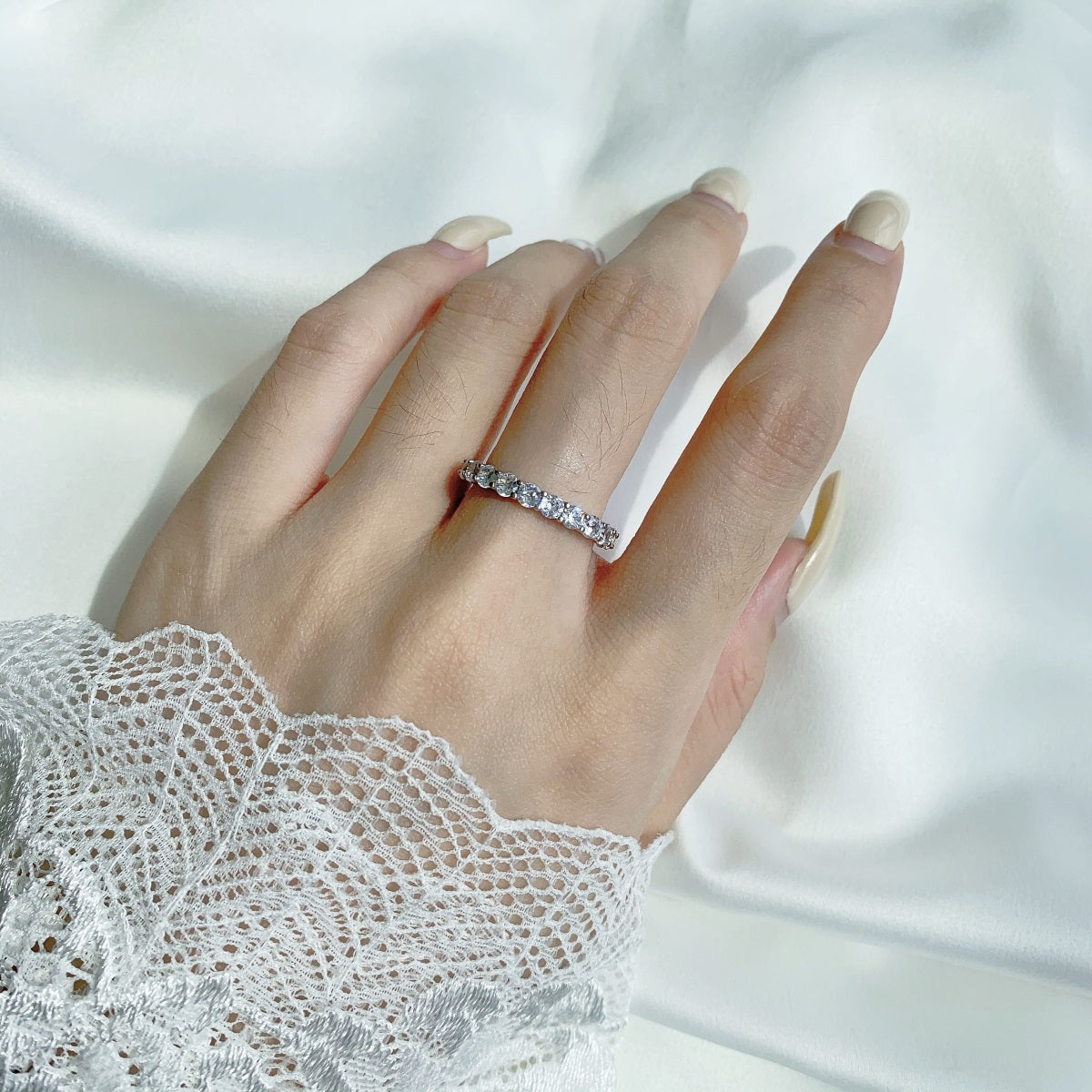 [Vera Jewelry]Sparkling Round Cut Tennis Ring