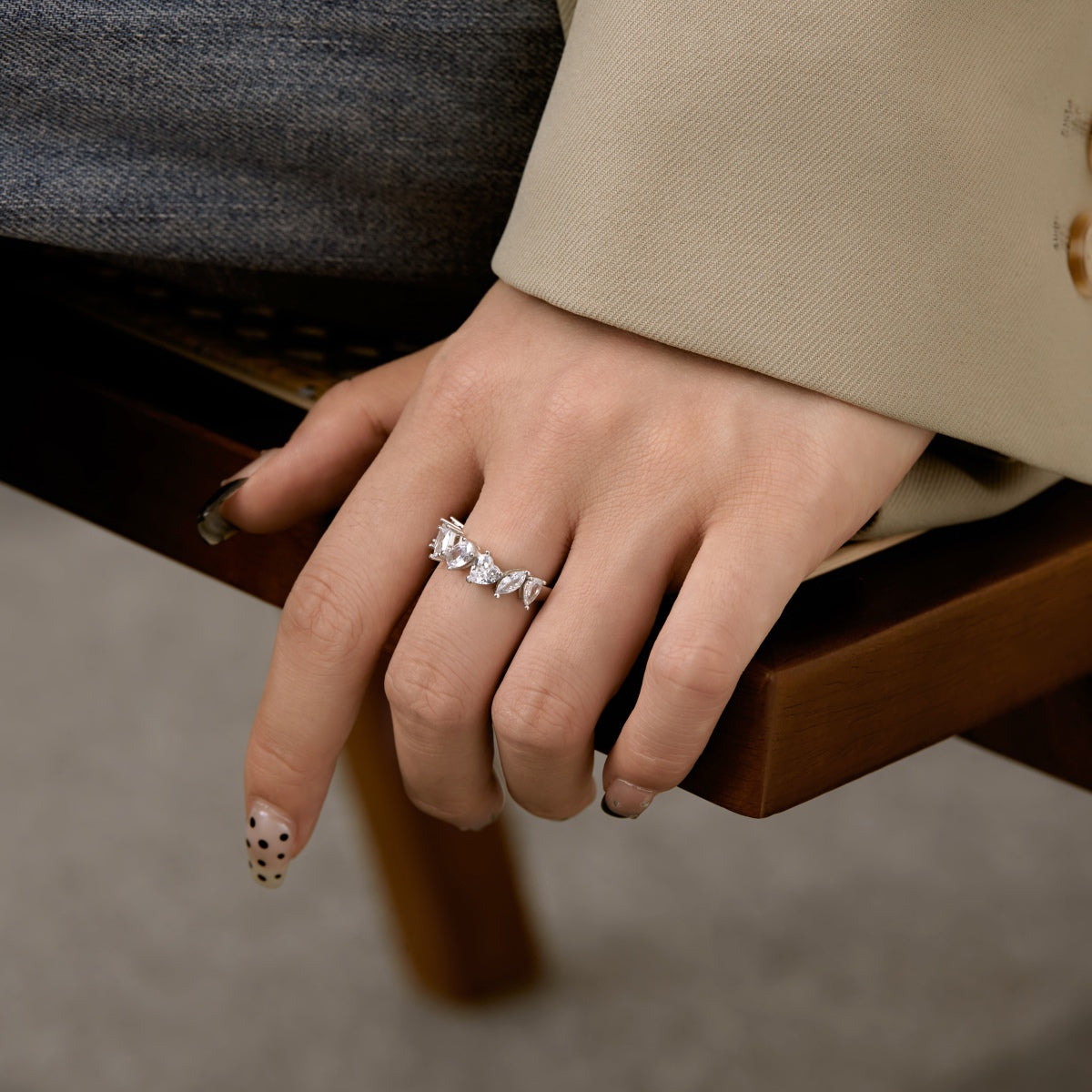 [Vera Jewelry]Delicate Multi Cut Ring