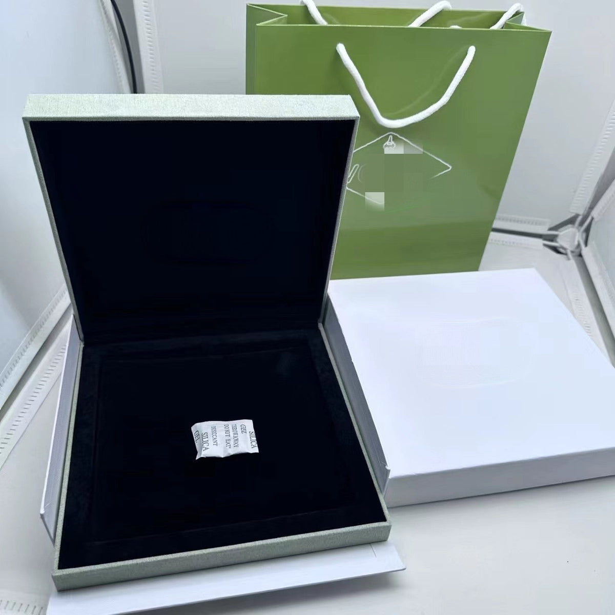[Vera Jewelry] VA CLOVER BOX GIFT BAG