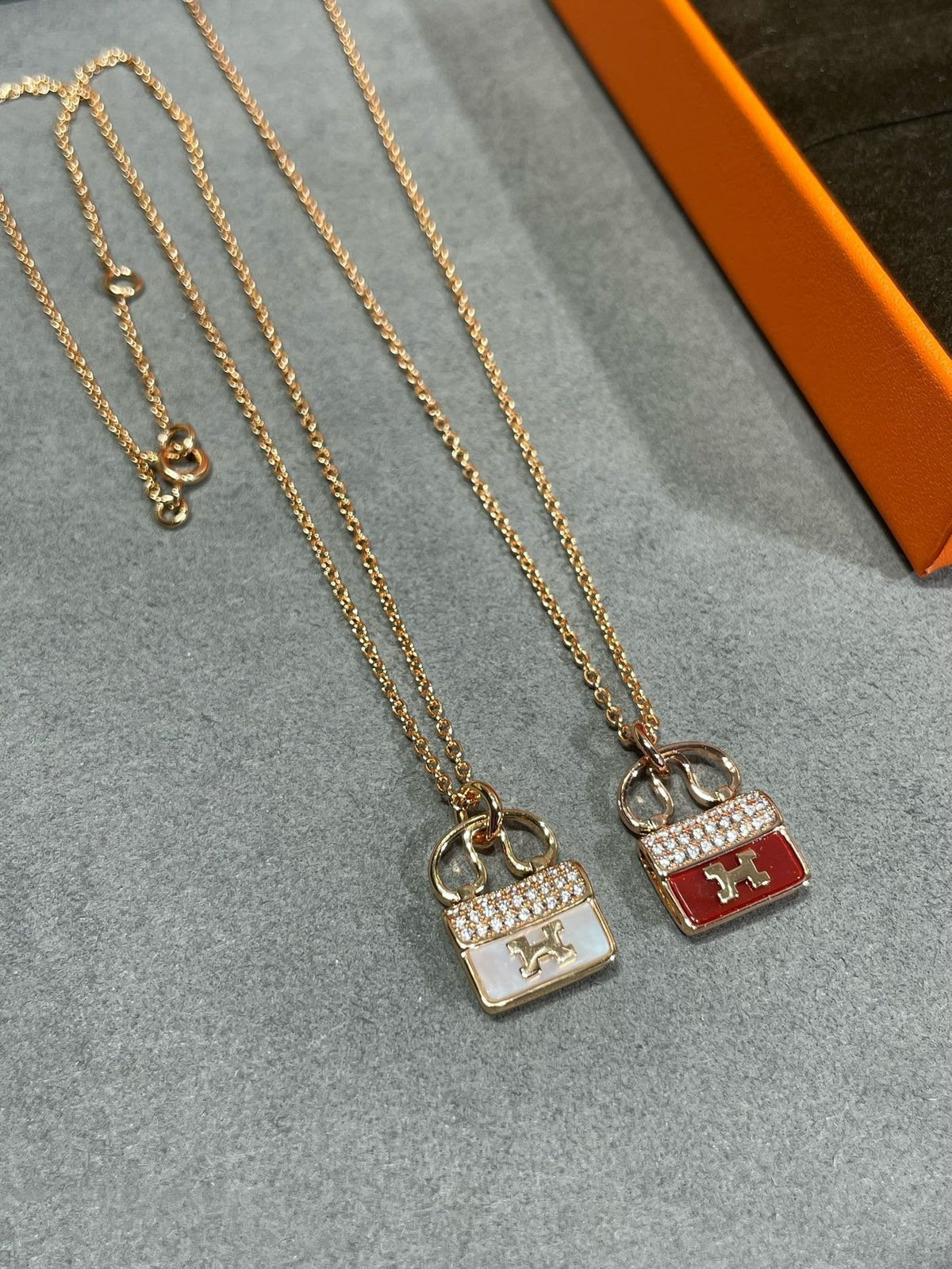 [Vera  Jewelry]H CIRCE MOISSANITE PENDANT NECKLACE GOLD