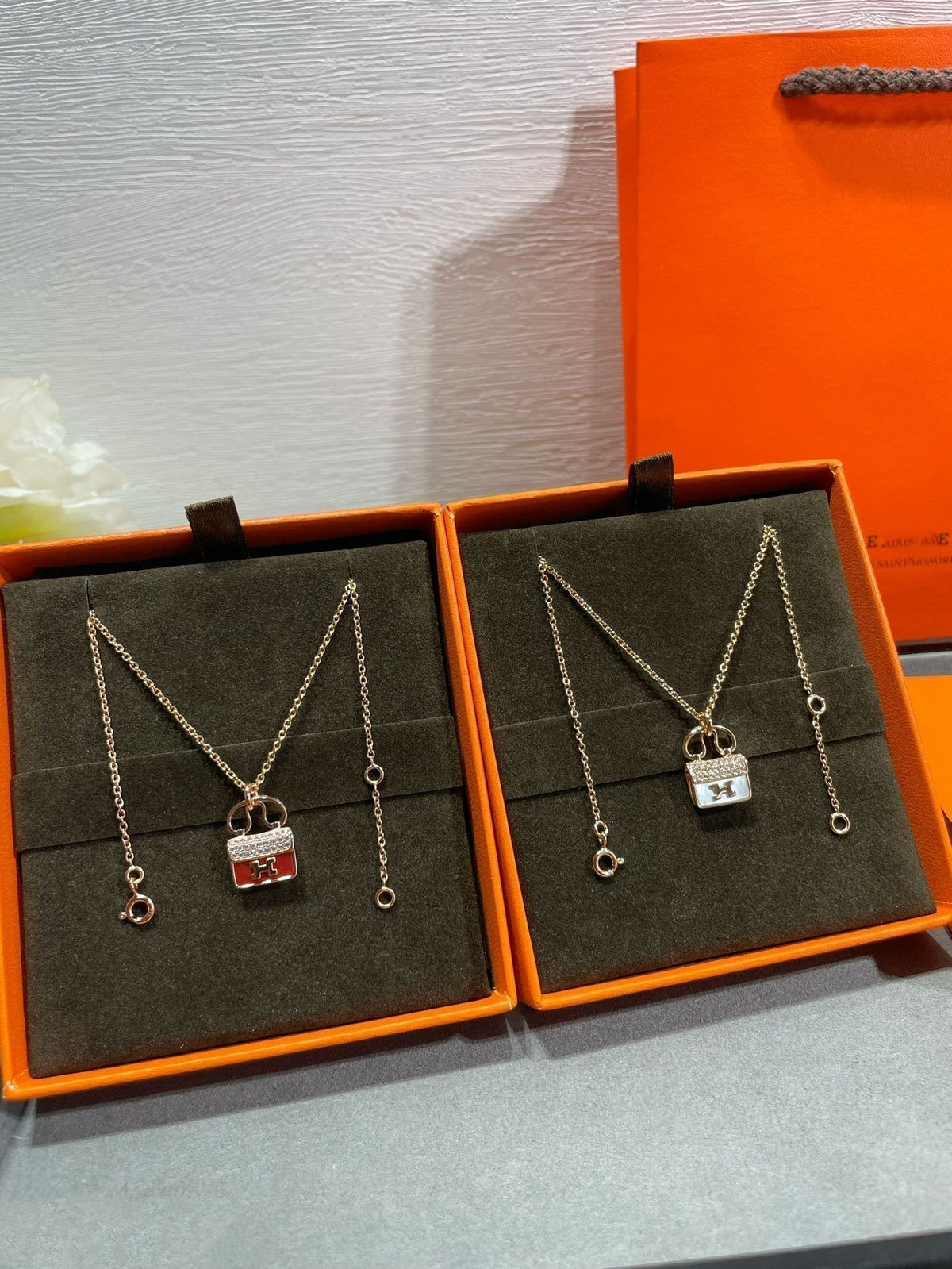 [Vera  Jewelry]H CIRCE MOISSANITE PENDANT NECKLACE GOLD