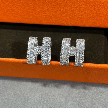 [Vera Jewelry]H STUD EARRINGS WITH SILVER DIAMONDS