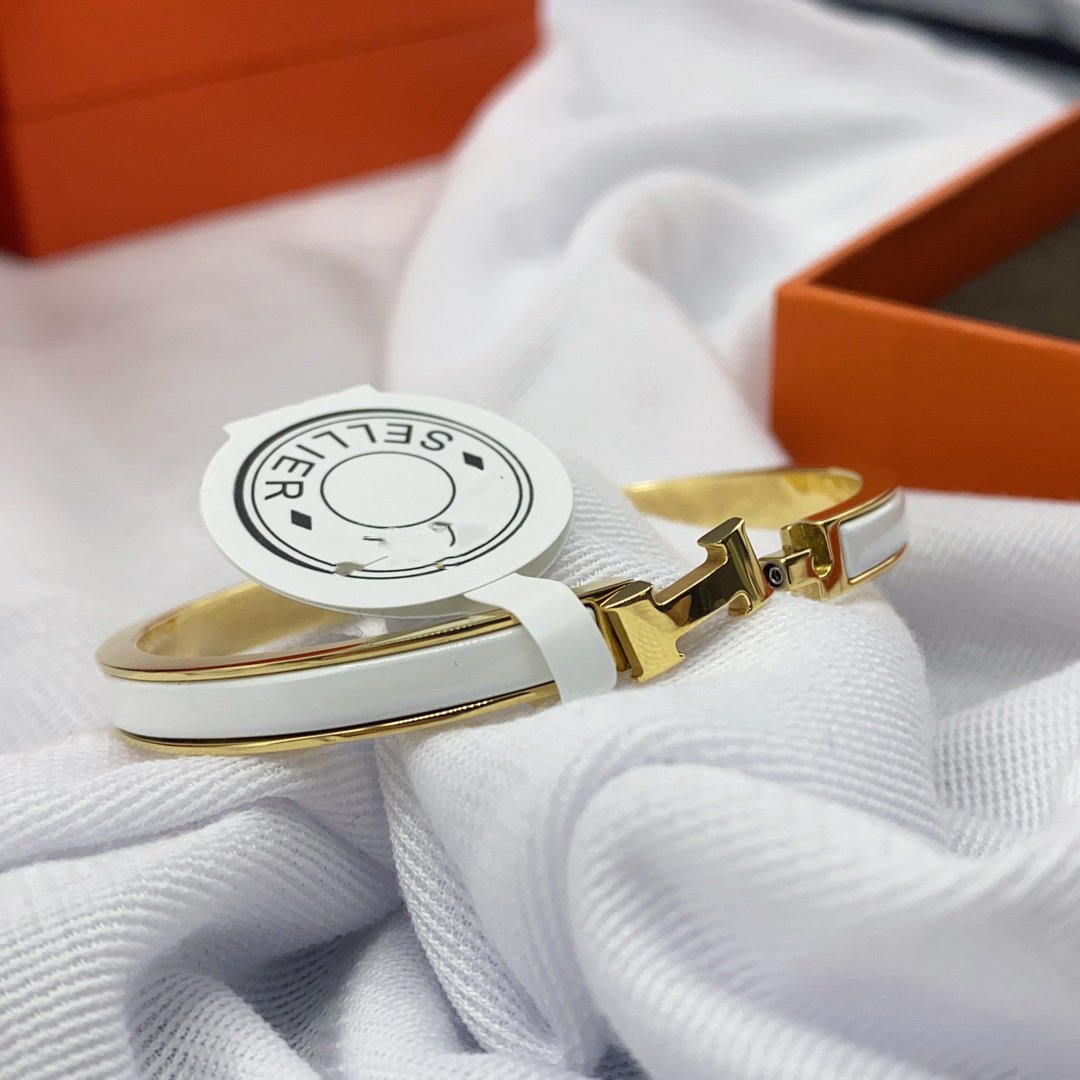 [Vera Jewelry]CLASSIC HM CLIC WHITE 8MM ENAMEL BRACELET