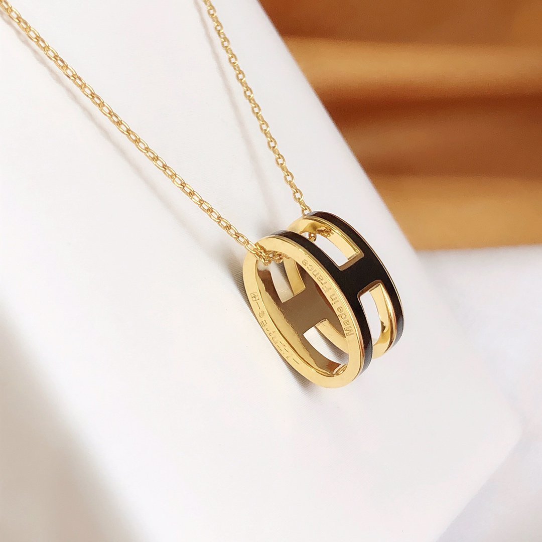 [Vera  Jewelry]HM CLIC BLACK ENAMEL GOLD NECKLACE