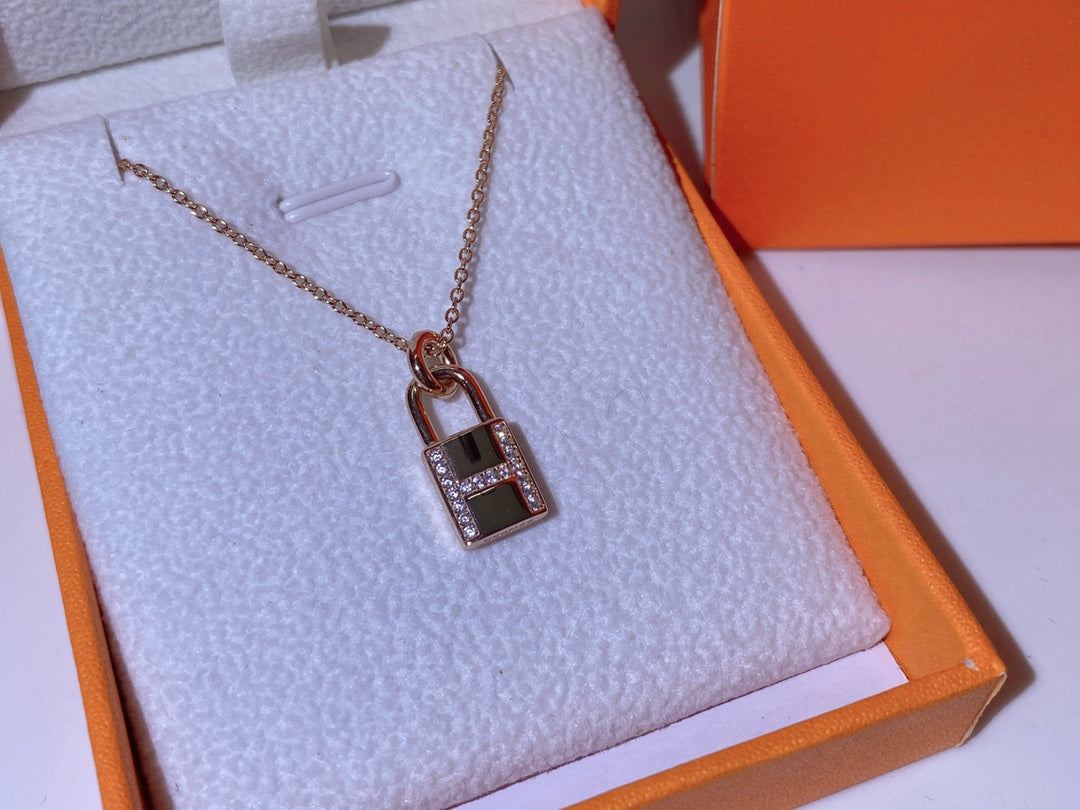 [Vera Jewelry]HM ADVANCED NICHE LOCK HEAD NECKLACE DIAMONDS