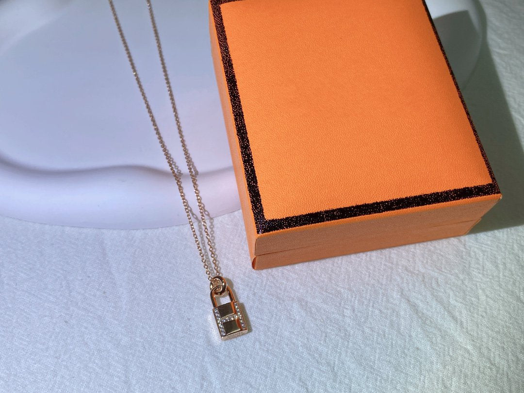 [Vera Jewelry]HM ADVANCED NICHE LOCK HEAD NECKLACE DIAMONDS