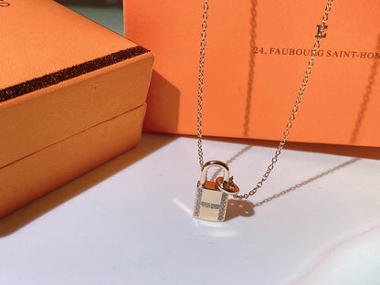 [Vera Jewelry]HM ADVANCED NICHE LOCK HEAD NECKLACE DIAMONDS