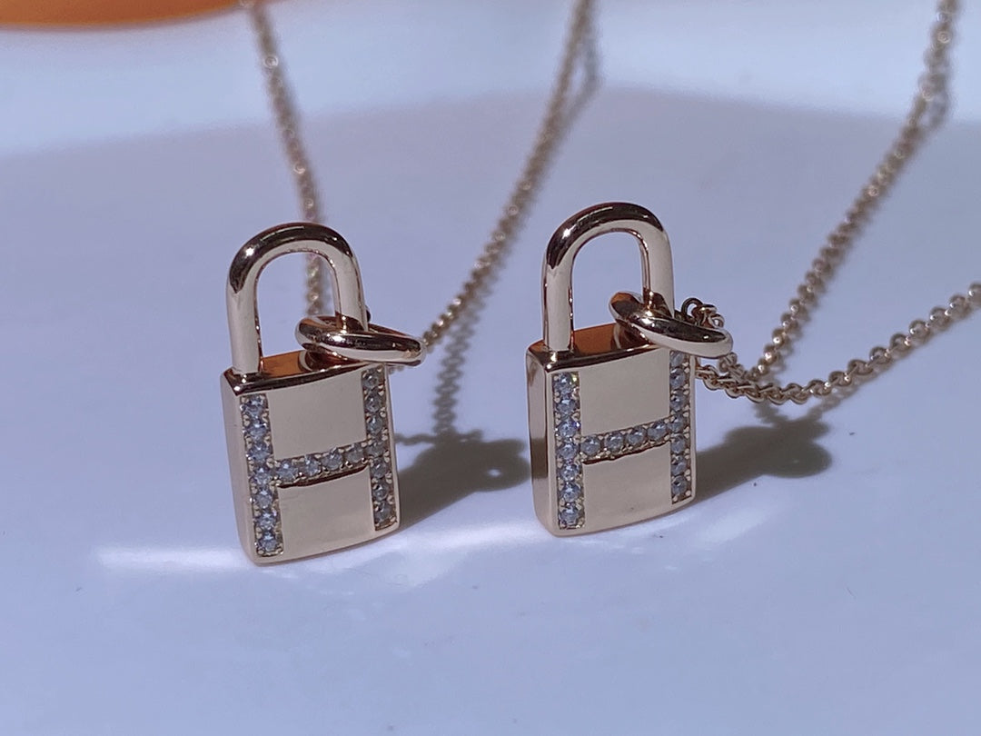 [Vera Jewelry]HM ADVANCED NICHE LOCK HEAD NECKLACE DIAMONDS