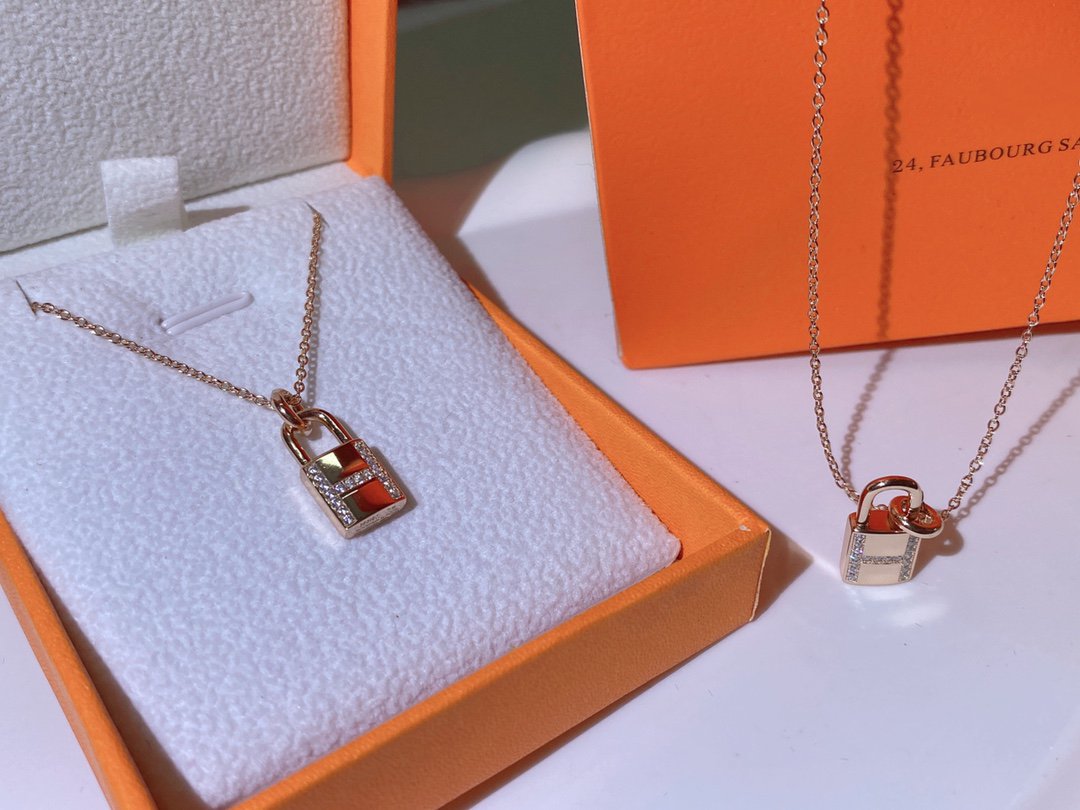 [Vera Jewelry]HM ADVANCED NICHE LOCK HEAD NECKLACE DIAMONDS