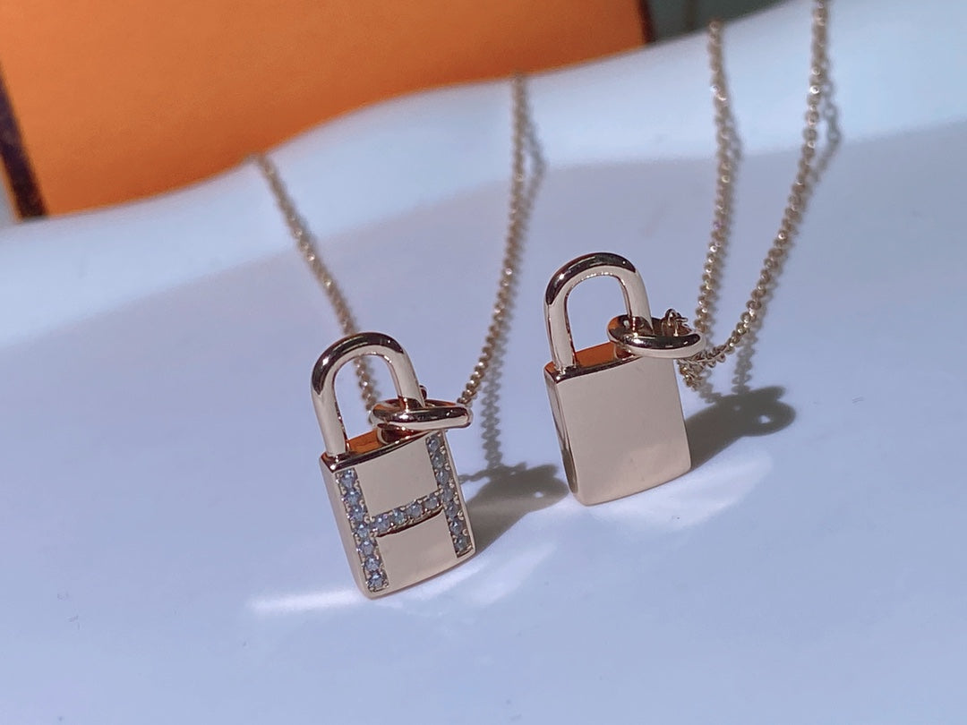 [Vera Jewelry]HM ADVANCED NICHE LOCK HEAD NECKLACE DIAMONDS