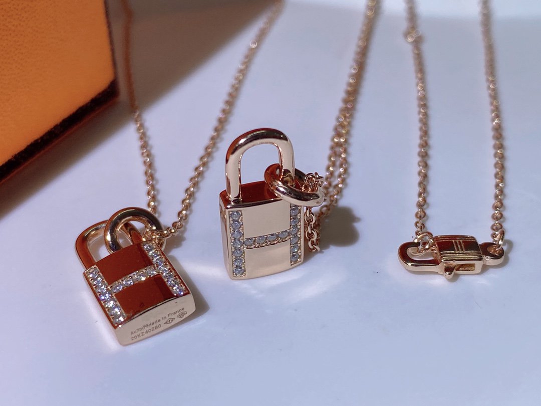 [Vera Jewelry]HM ADVANCED NICHE LOCK HEAD NECKLACE DIAMONDS
