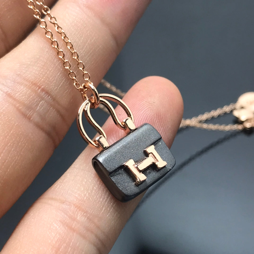 [Vera  Jewelry]WOMEN'S HM AMULETTES CONSTANCE PENDANT NECKLACE