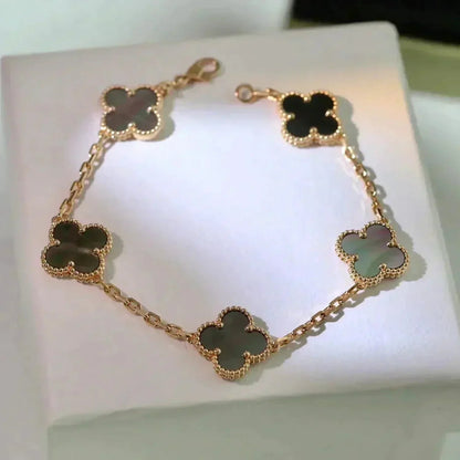[Vera  Jewelry]LUCKY CLOVER 5-MOTIF BRACELET - GREY MOTHER-OF-PEARL COLLECTION