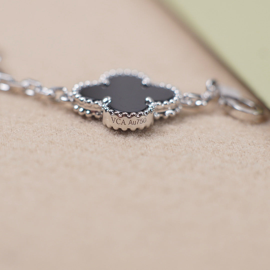 [Vera  Jewelry]LUCKY CLOVER 5-MOTIF BRACELET - BLACK OXNY COLLECTION