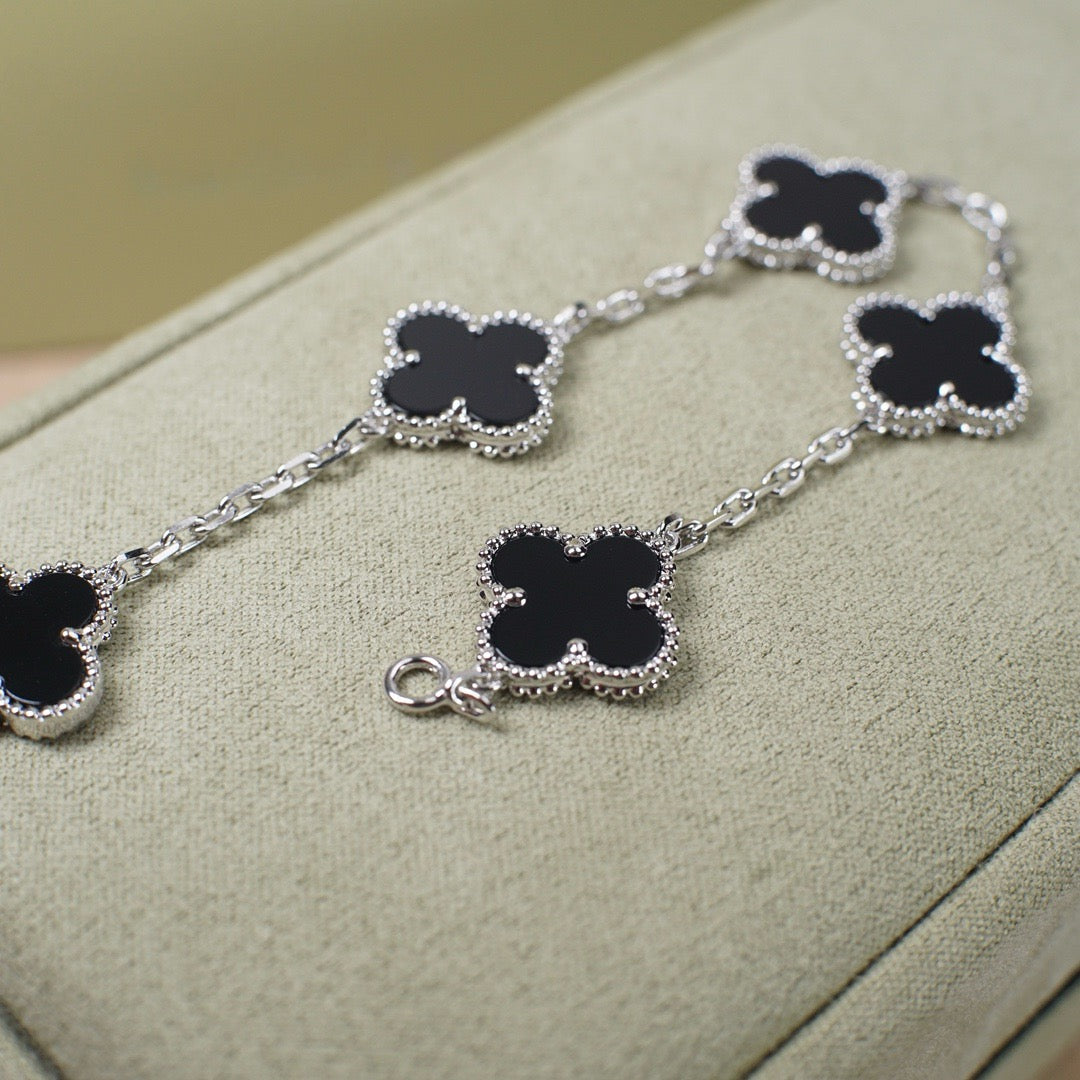 [Vera  Jewelry]LUCKY CLOVER 5-MOTIF BRACELET - BLACK OXNY COLLECTION