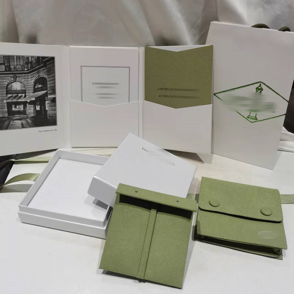 [Vera  Jewelry]CLOVER BRAND JEWELRY BOX