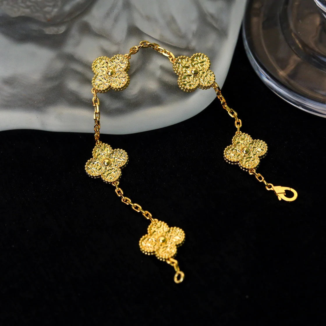[Vera  Jewelry]LUCKY CLOVER 5-MOTIF BRACELET - BRONZING