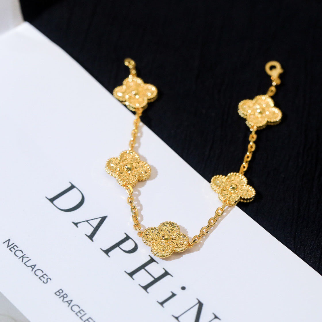 [Vera  Jewelry]LUCKY CLOVER 5-MOTIF BRACELET - BRONZING