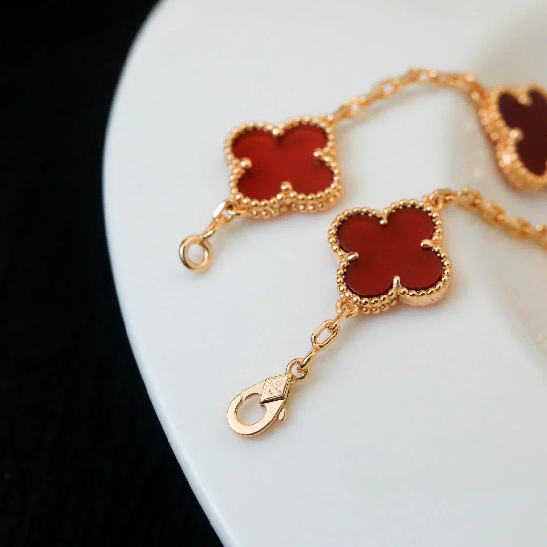[Vera Jewelry] CLOVER 5 MOTIF RED CORNELIAN BRACELET COLLECTION