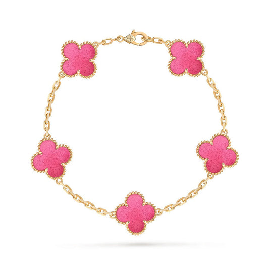 {"Vera  Jewelry":"Vera Jewelry","NEW CLOVER 5 MOTIFS PINK ENAMEL BRACELET":"ニュークローバー 5モチーフ ピンクエナメルブレスレット"}