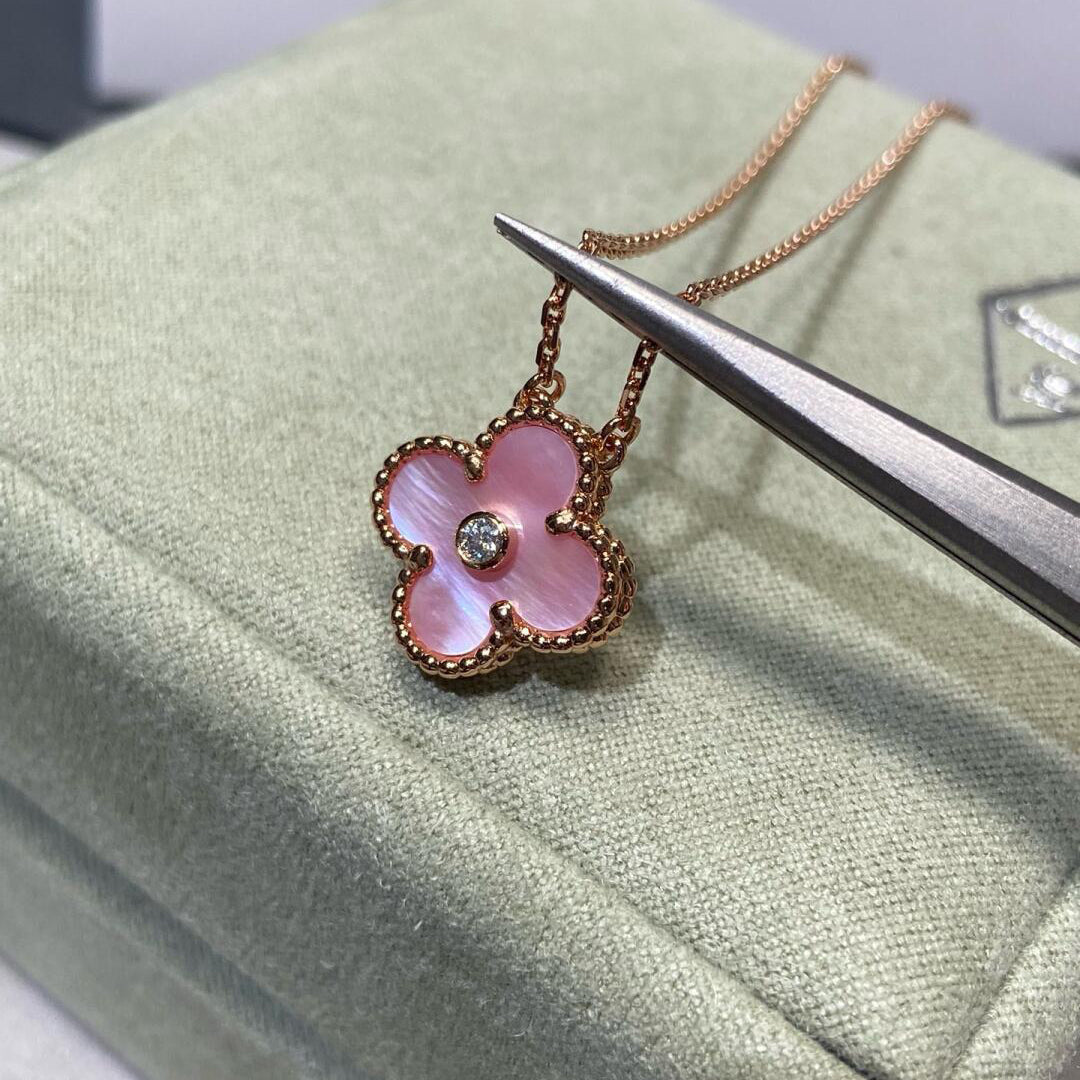 [Vera  Jewelry]CLOVER 15MM DIAMOND PINK MOP NECKLACE