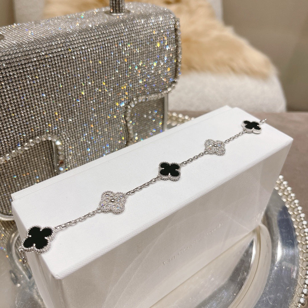 [Vera  Jewelry]LUCKY CLOVER 5-MOTIF BRACELET - BLACK OXNY COLLECTION