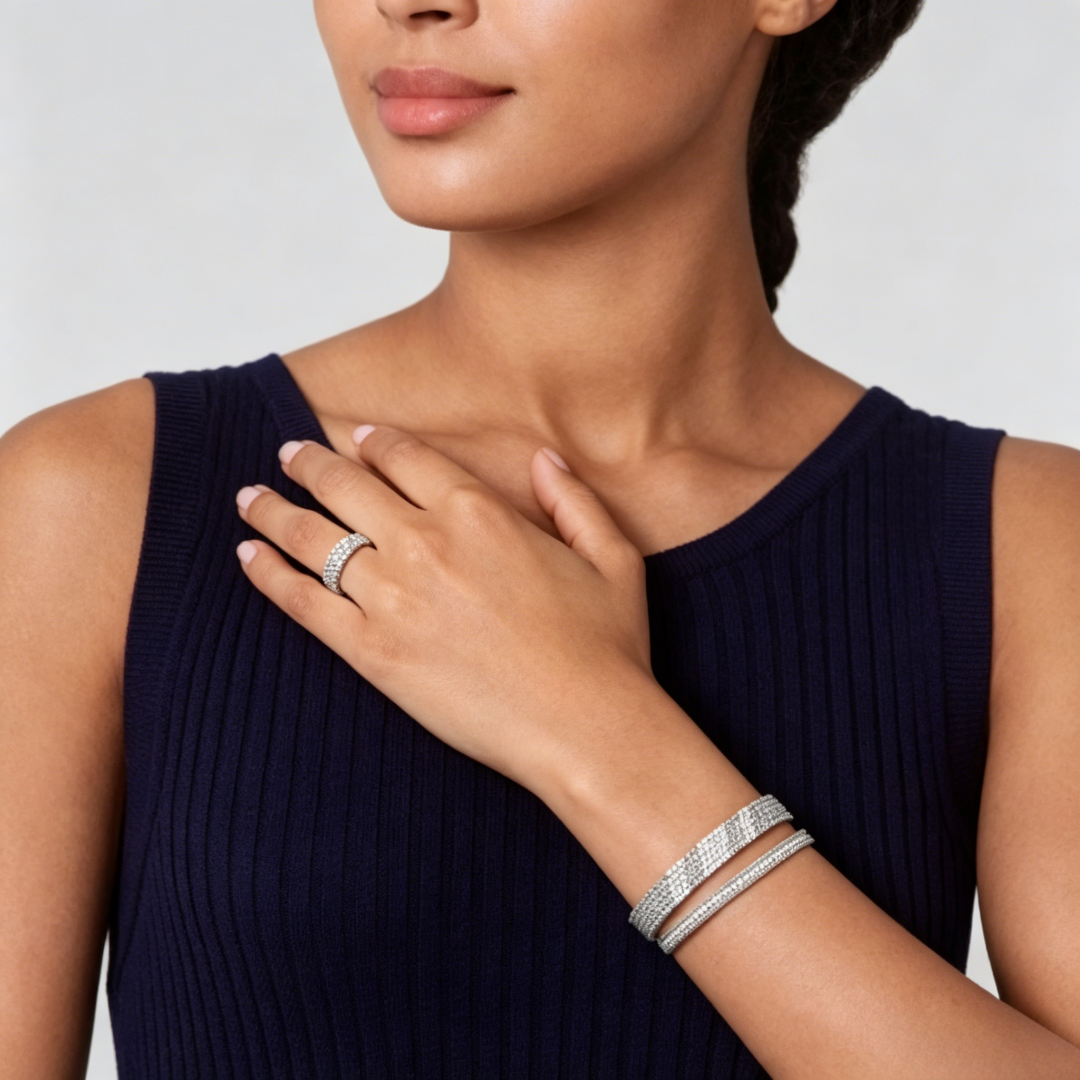 {
  "Vera Jewelry": "ヴェラ・ジュエリー",
  "THREE-ROW DIAMOND RING": "スリーロウ ダイヤモンドリング"
}