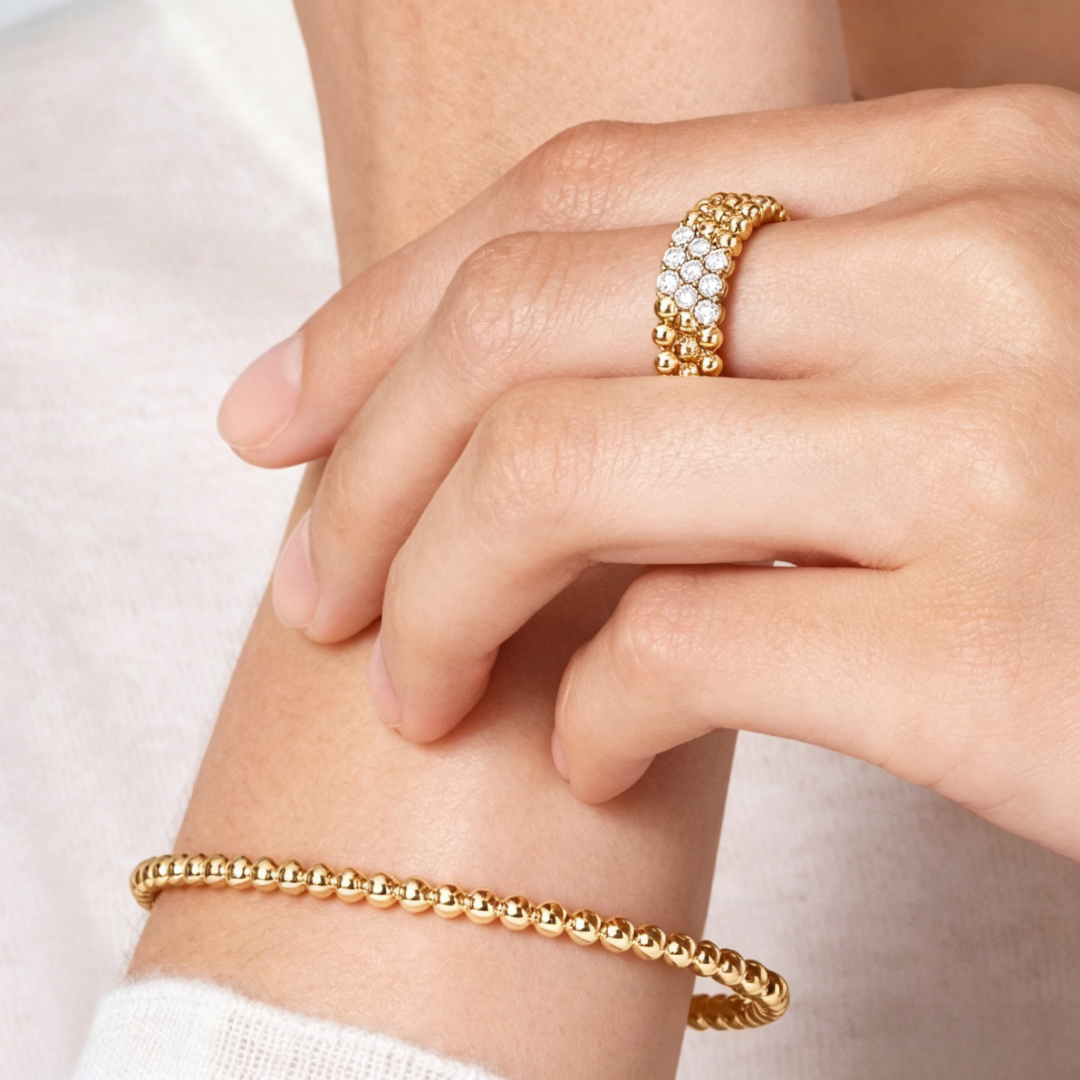 {
  "Vera Jewelry": "ヴェラ・ジュエリー",
  "THREE-ROW DIAMOND RING": "スリーロウ ダイヤモンドリング"
}