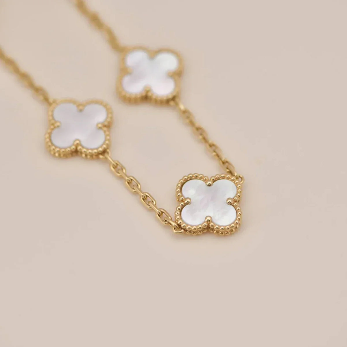 [Vera Jewelry] クローバー ホワイトパール マザーオブパール 5モチーフ ブレスレット コレクション
