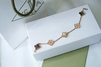 [Vera Jewelry] CLOVER 5 MOTIF GRAY MOP BRACELET COLLECTION