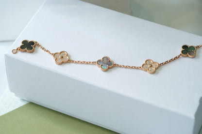 [Vera  Jewelry]LUCKY CLOVER 5-MOTIF BRACELET - GREY MOTHER-OF-PEARL COLLECTION