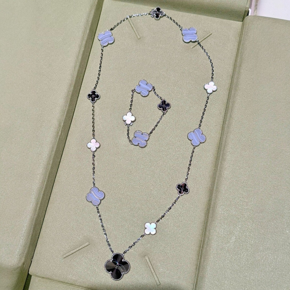[Vera Jewelry]DETACHABLE CLOVER 15(11+4) FLOWER SILVER NECKLACE SET