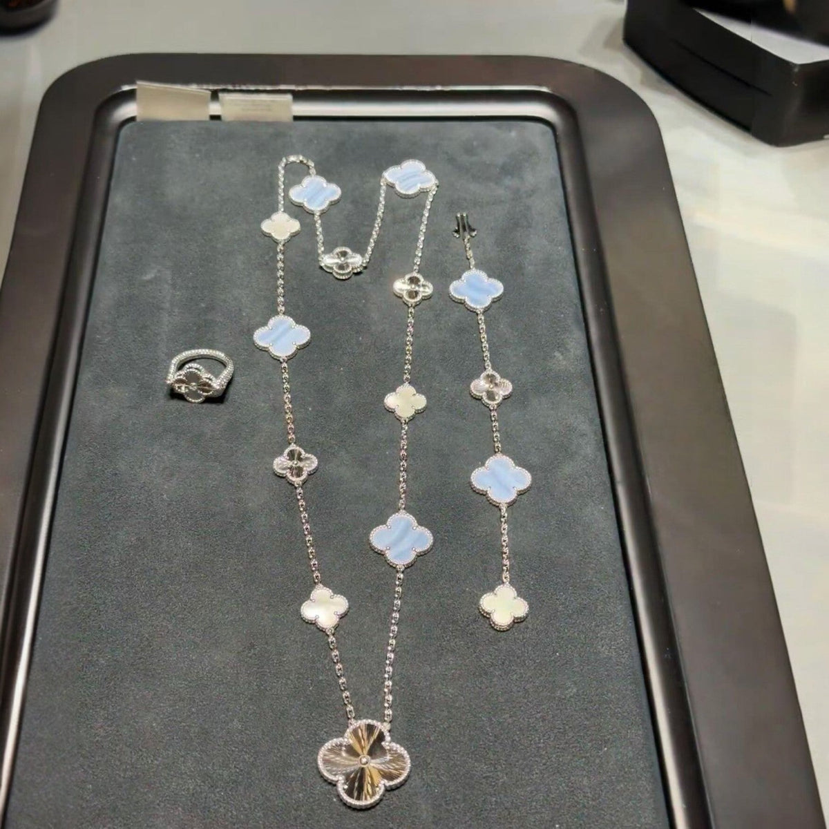 [Vera Jewelry]DETACHABLE CLOVER 15(11+4) FLOWER SILVER NECKLACE SET