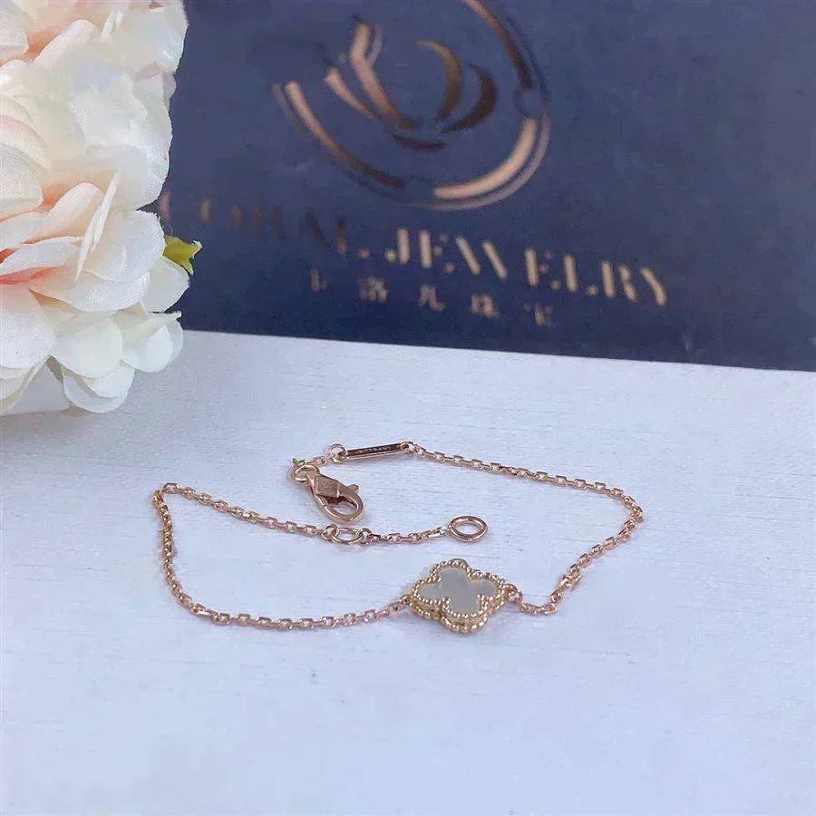 [Vera Jewelry]CLOVER WHITE MOP SINGLE FLOWER BRACELET