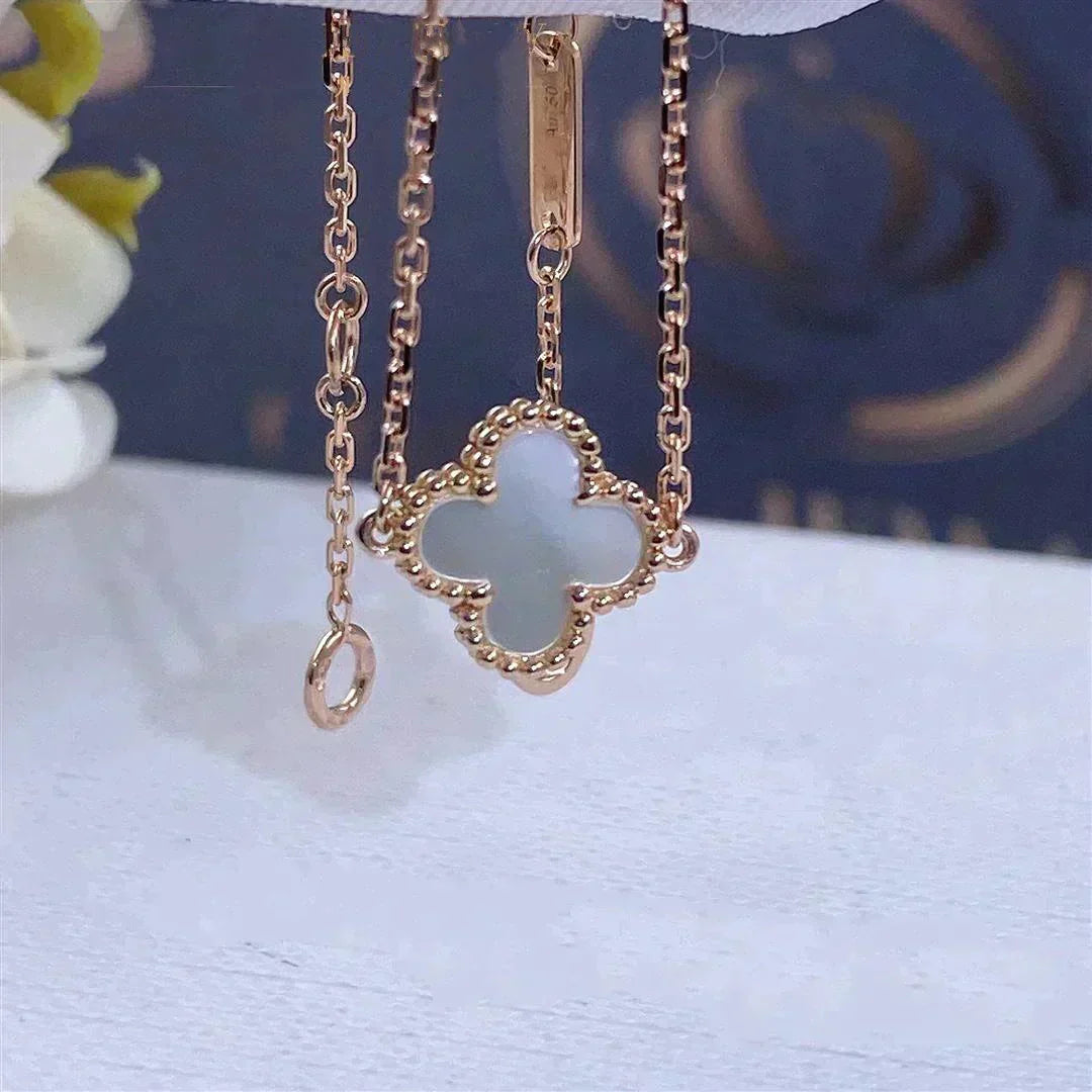 [Vera Jewelry]CLOVER WHITE MOP SINGLE FLOWER BRACELET