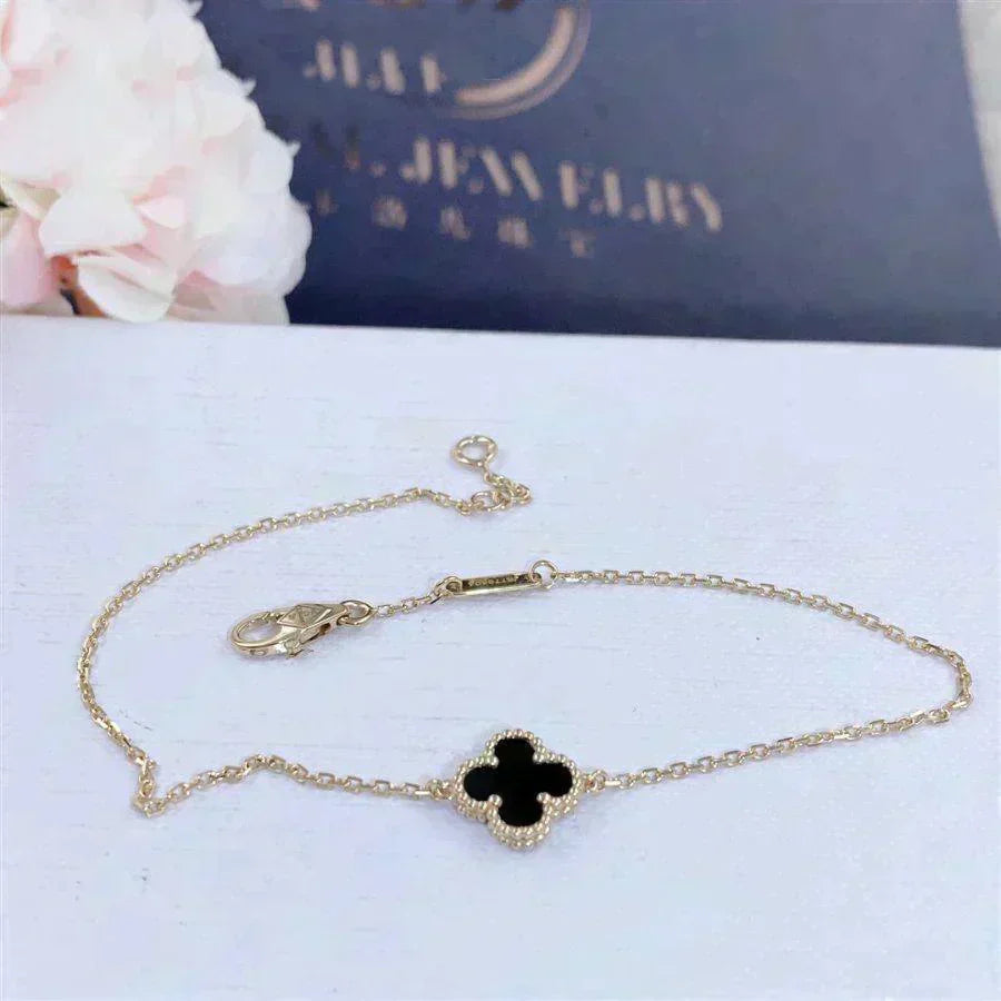 [Vera Jewelry]CLOVER ONYX SINGLE FLOWER BRACELET
