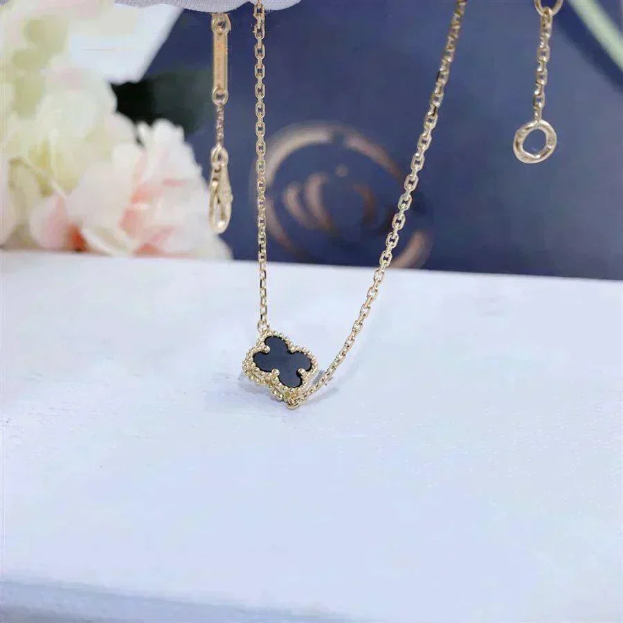 [Vera Jewelry]CLOVER ONYX SINGLE FLOWER BRACELET