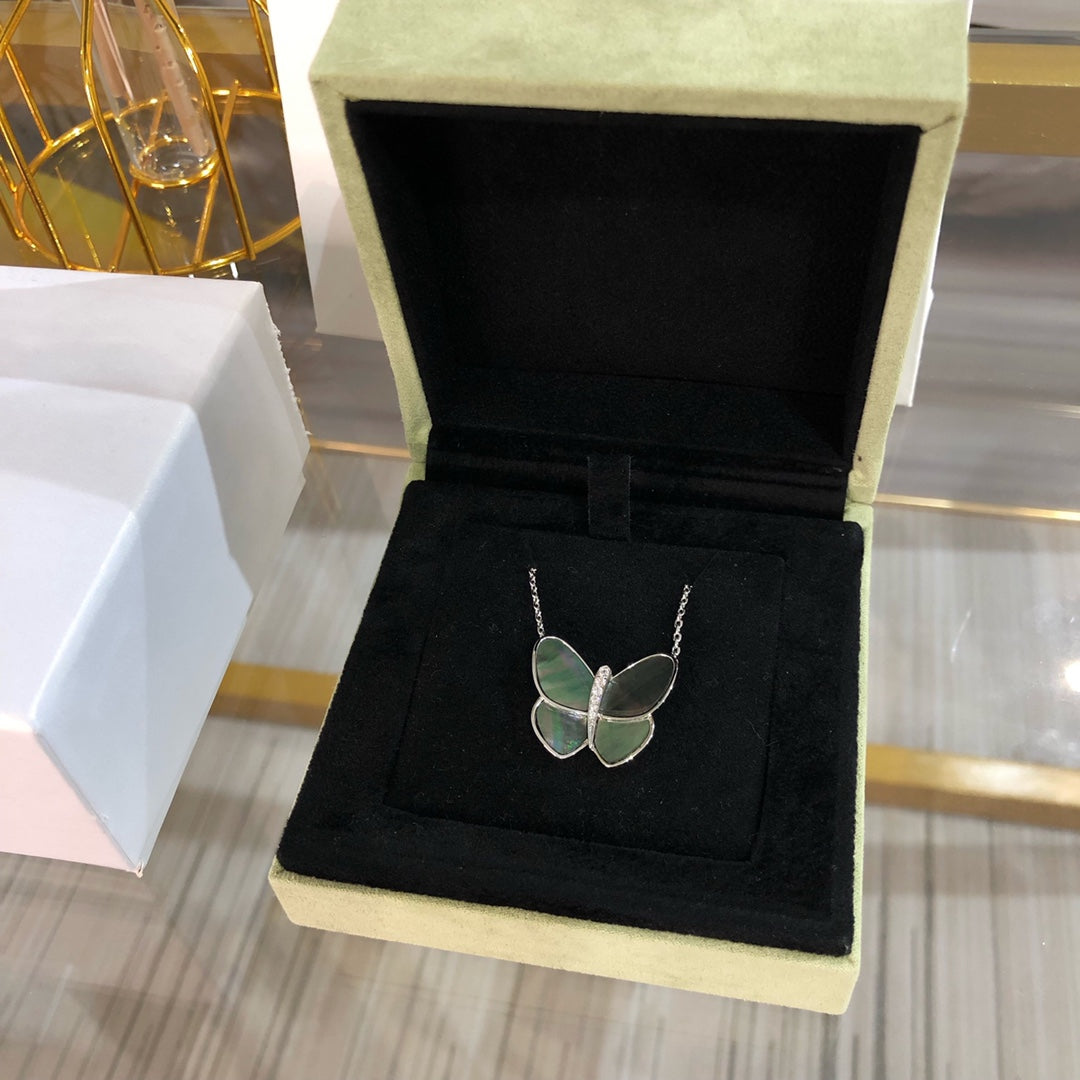 [Vera Jewelry]LARGE BUTTERFLY SILVER PENDANT DIAMOND NECKLACE