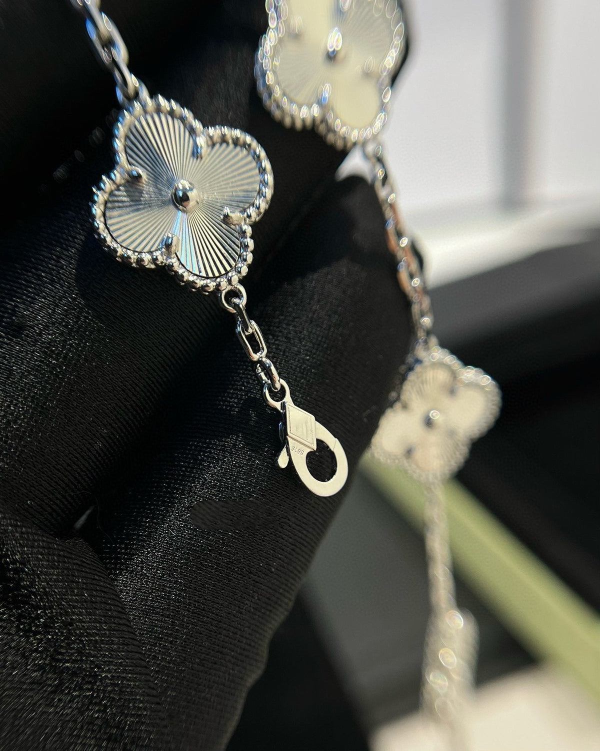 [Vera  Jewelry]LUCKY CLOVER 5-MOTIF BRACELET - LASER COLLECTION