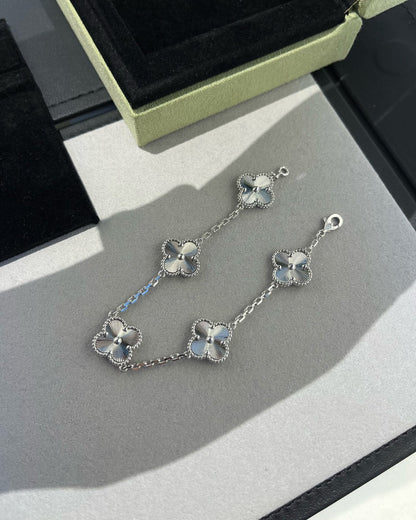 [Vera  Jewelry]LUCKY CLOVER 5-MOTIF BRACELET - LASER COLLECTION